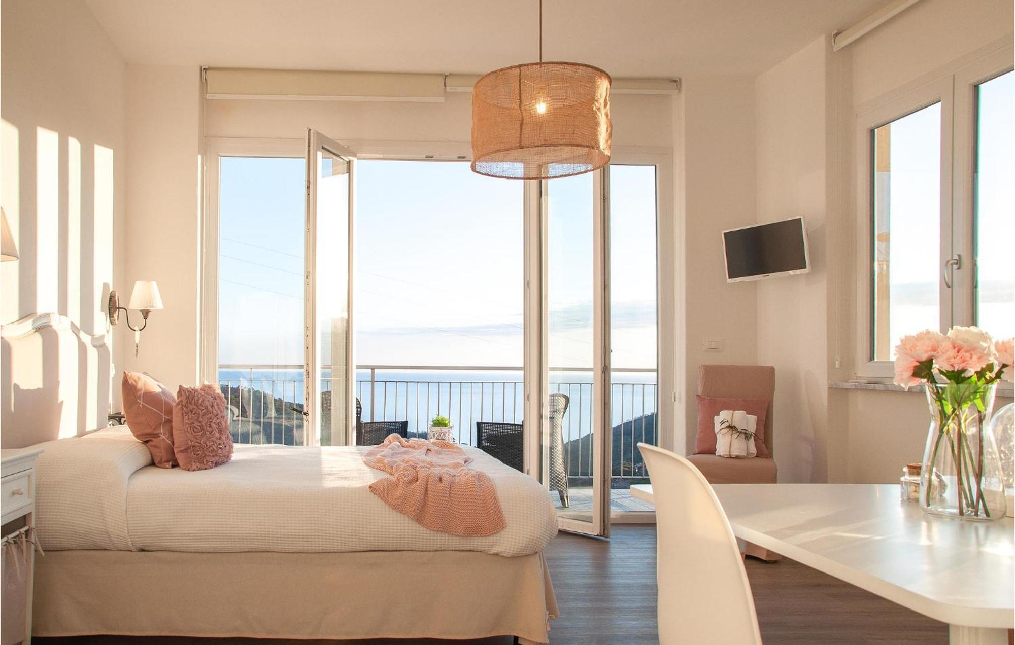 Amazing Apartment In Moneglia With House Sea View 외부 사진